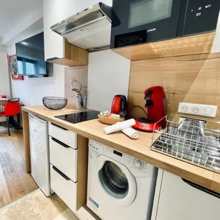Apartment Ben Nevis Charming Studio In The Heart Of The Lively Life Of The Pre Carre