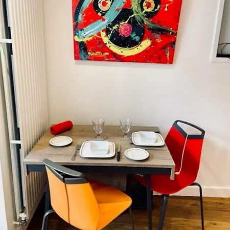 Ben Nevis Charming Studio In The Heart Of The Lively Life Of The Pre Carre Apartment